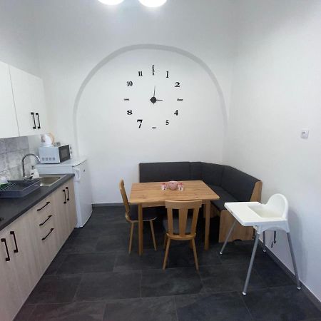 Rad-Var Apartmanhaz Eğri Dış mekan fotoğraf