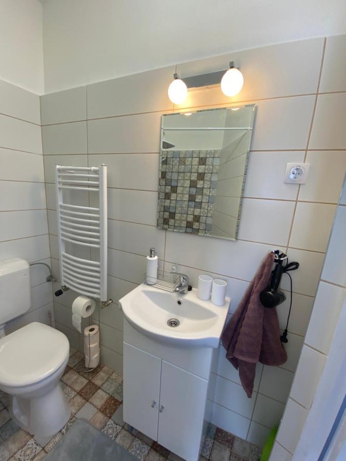 Rad-Var Apartmanhaz Eğri Dış mekan fotoğraf