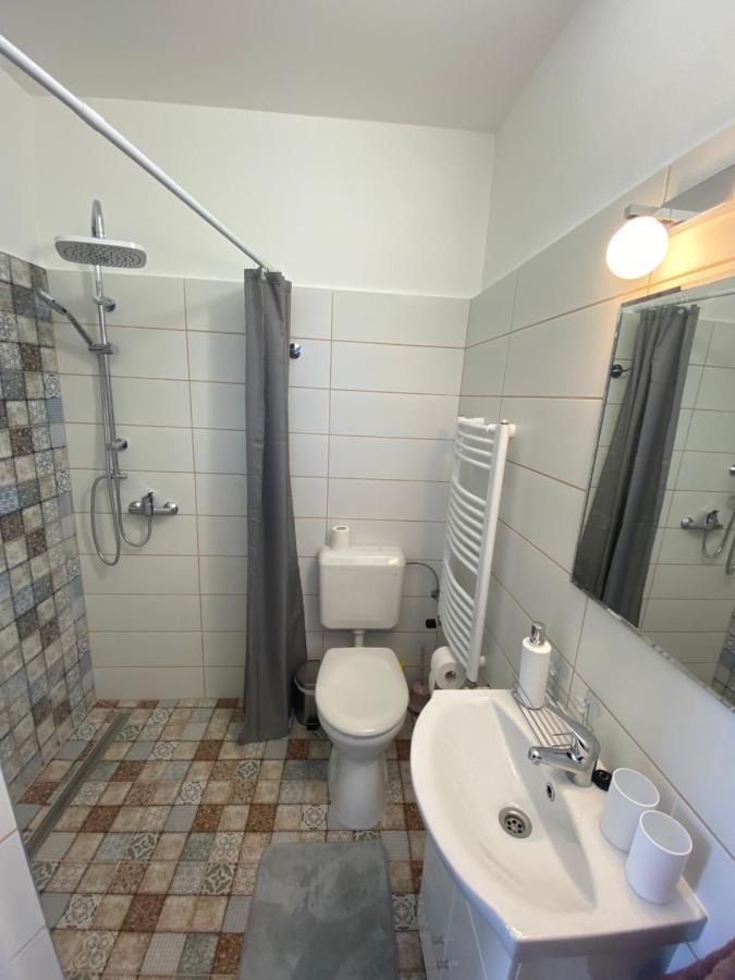 Rad-Var Apartmanhaz Eğri Dış mekan fotoğraf