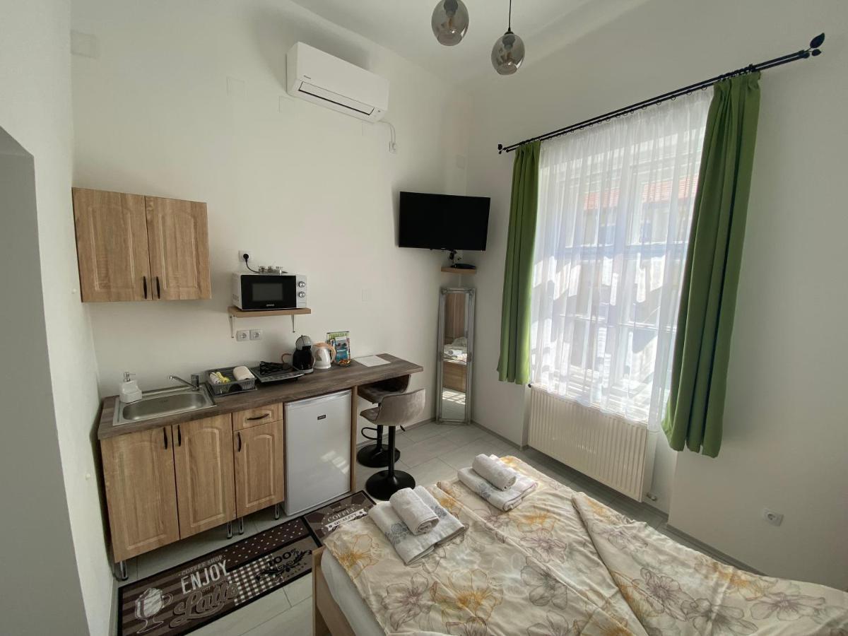 Rad-Var Apartmanhaz Eğri Dış mekan fotoğraf