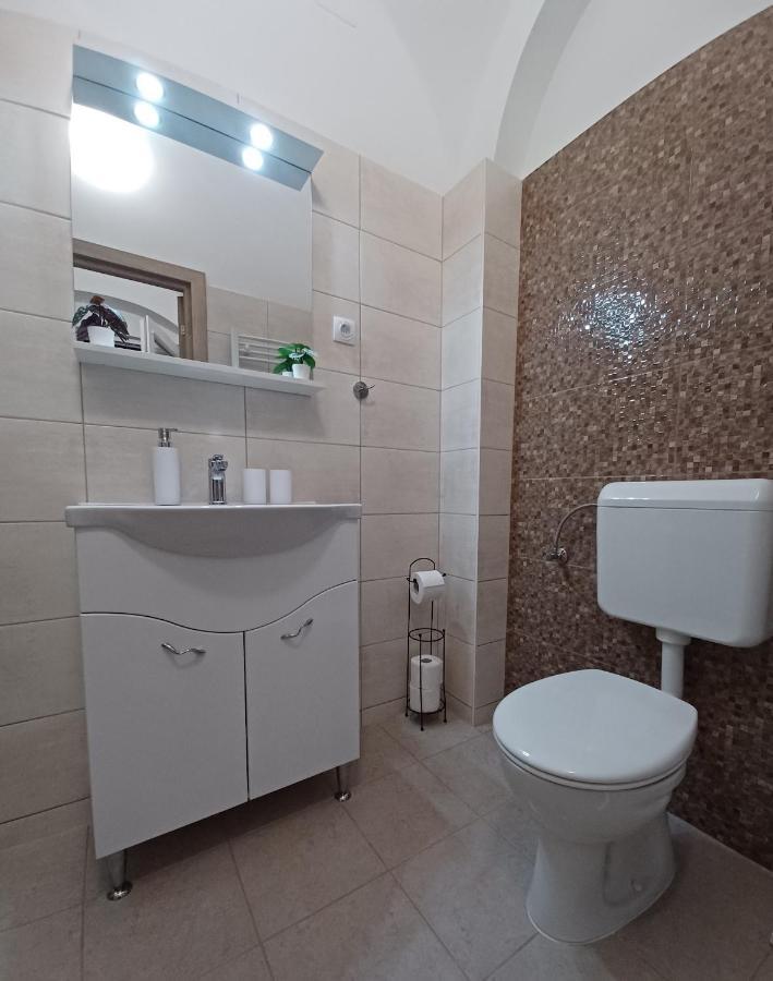 Rad-Var Apartmanhaz Eğri Dış mekan fotoğraf